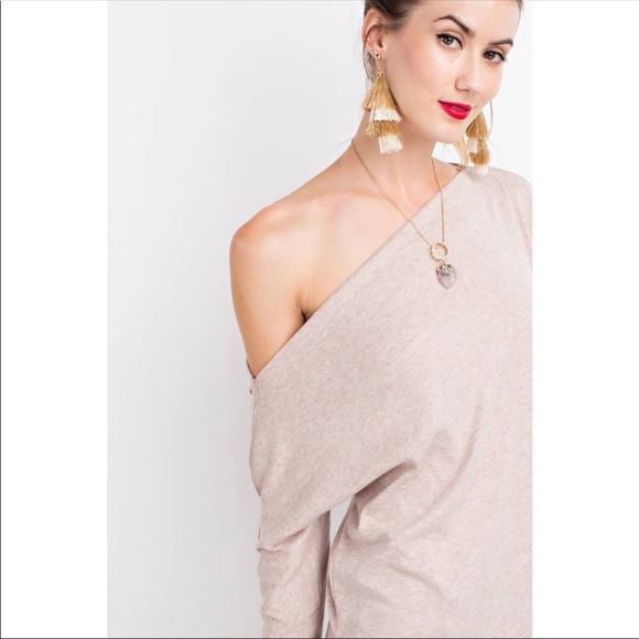 ‼️CLEARANCE‼️ Loose Fit Tunic Top - Picture 2 of 7